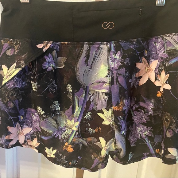 Excellent Condition Calia by Carrie Underwood Petal Hem floral Athletic Shorts S - Picture 2 of 9